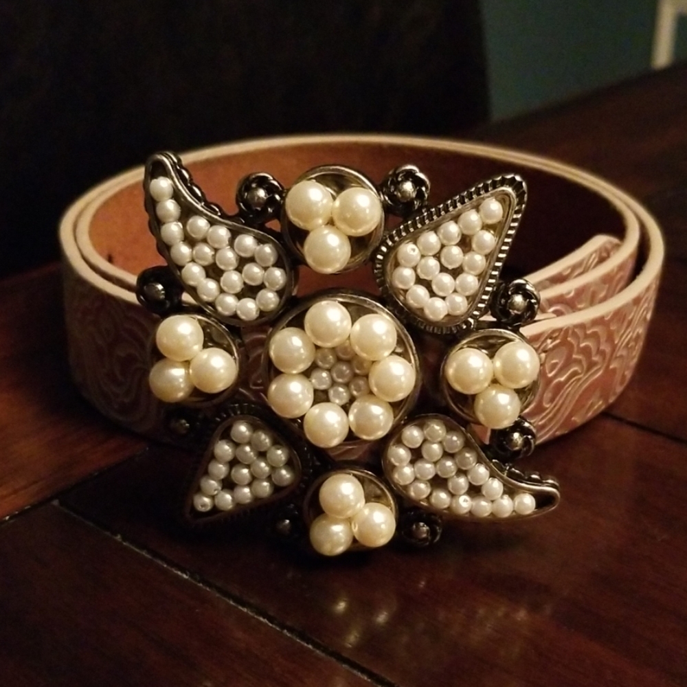 White House Black Market Belt Small